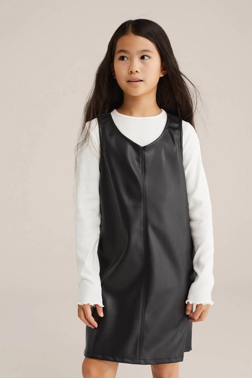 WE Fashion imitatieleren overgooier zwart