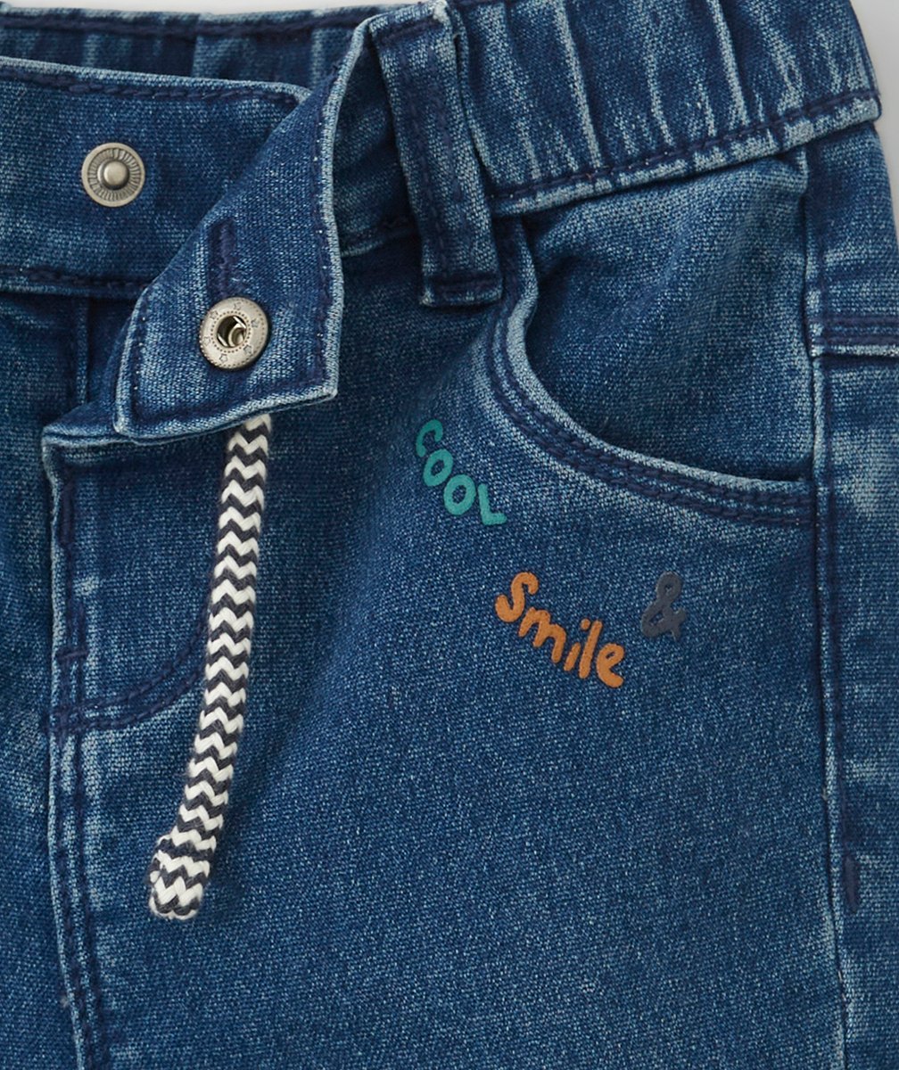 PANTALON DROIT EN DENIM BÉBÉ GARÇON AVEC MESSAGE FLOQUÉ