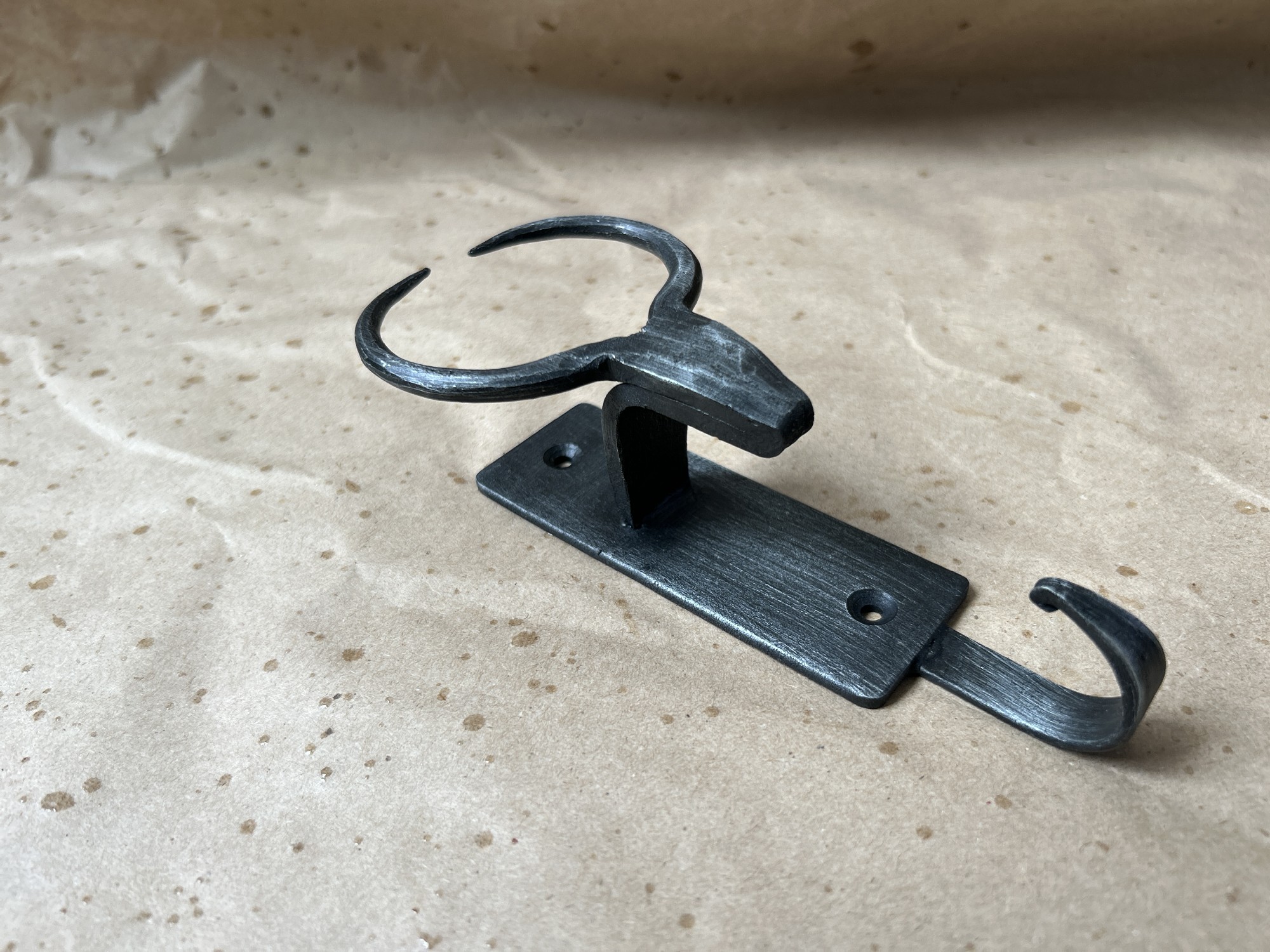 Wandhaken 'Gnu' aus Eisen, anthrazit, H 16 cm, B 4 cm, L 4 cm von fischer's lagerhaus