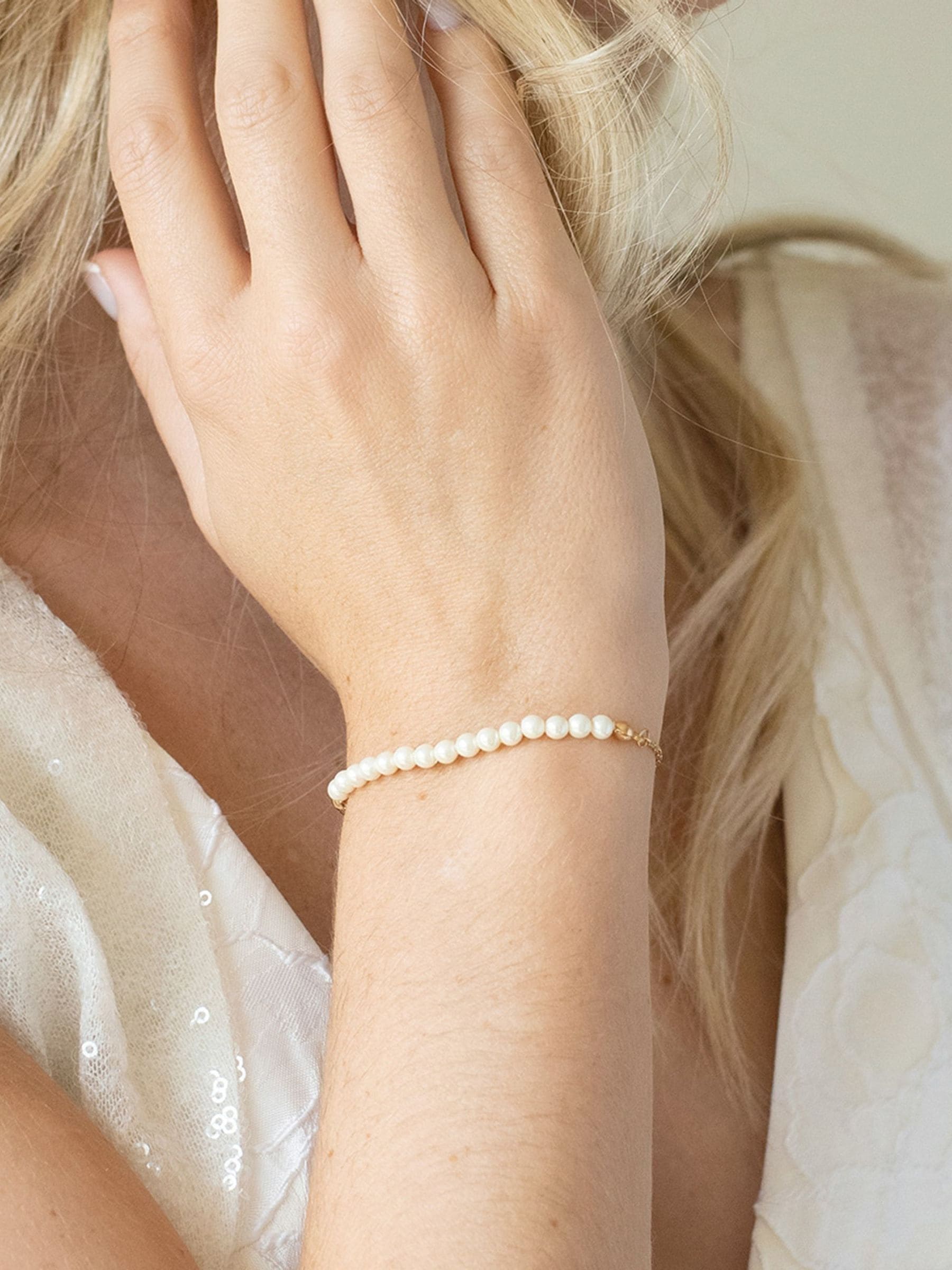 Goud - Ivory & Co - Carlisle And Pearl Dainty trekarmband