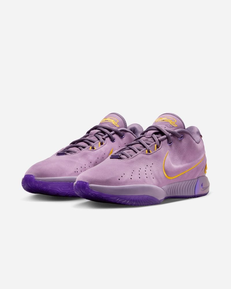 Chaussures de basket Nike LeBron XXI pour homme