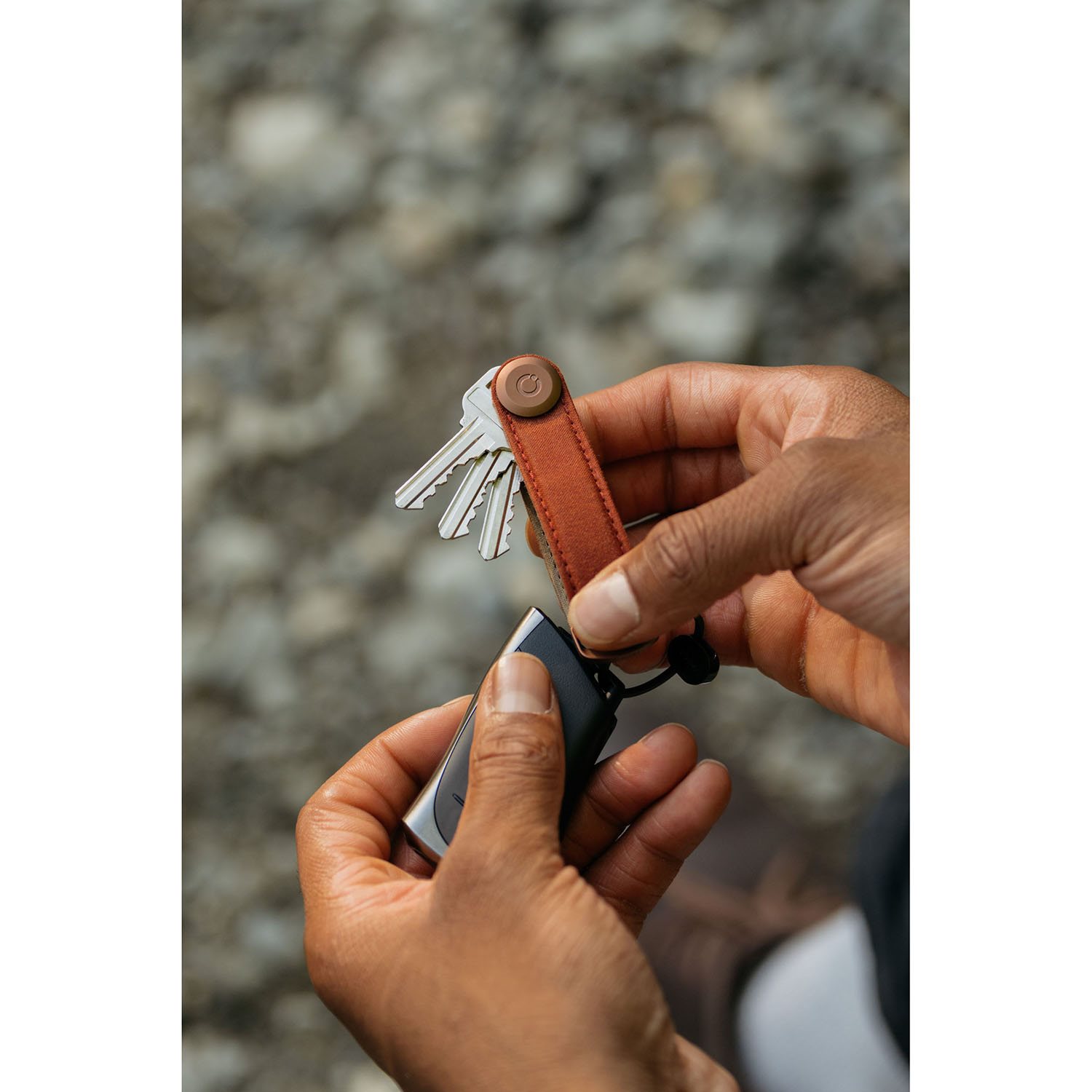 Orbitkey 2.0 Waxed Canvas Keyholder brick red