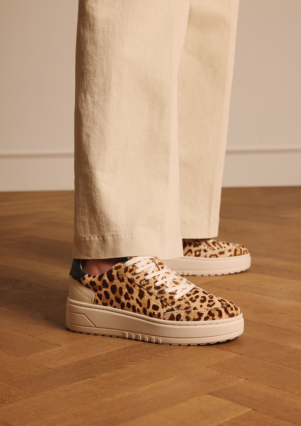 Leopard sneakers met ponyhair