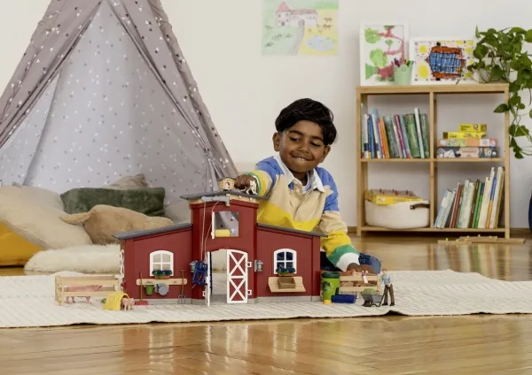 Schleich Red Barn with Animals and Accessories