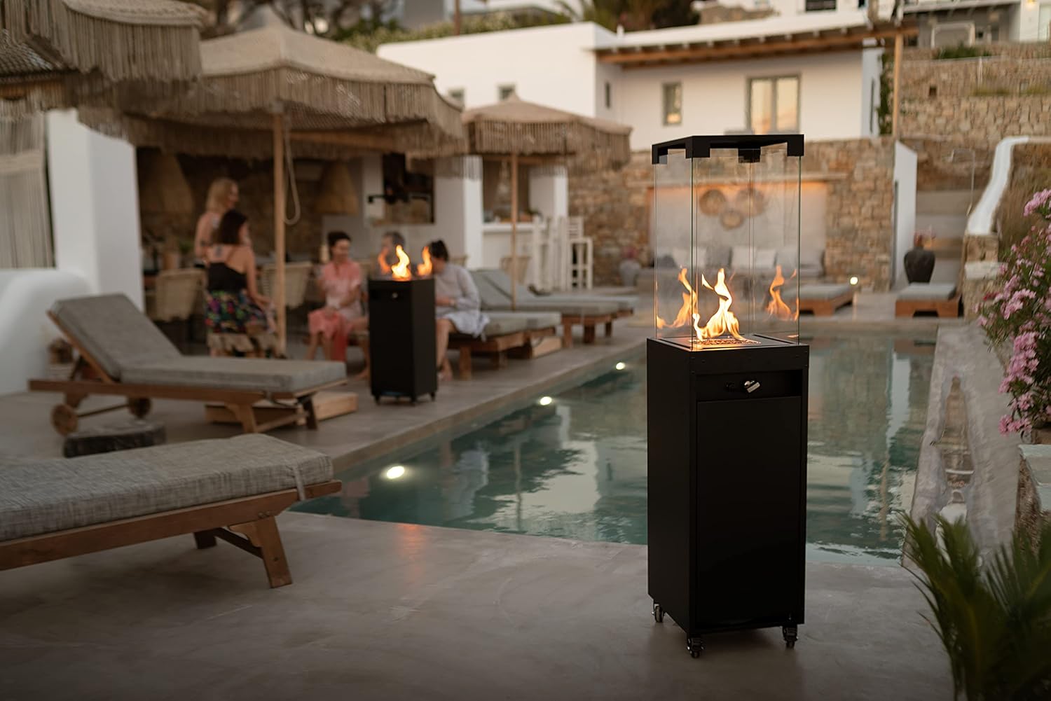 Planika - Faro - Gartenkamin Aussenkamin Terrasse Balkon Kamin Feuerstelle Outdoor Terrassenkamin Gaskamin Kamin Outdoor - bis zu 8 kW - Angetrieben Durch LPG - Eingebaute Rollen - Brenndauer 55 Std
