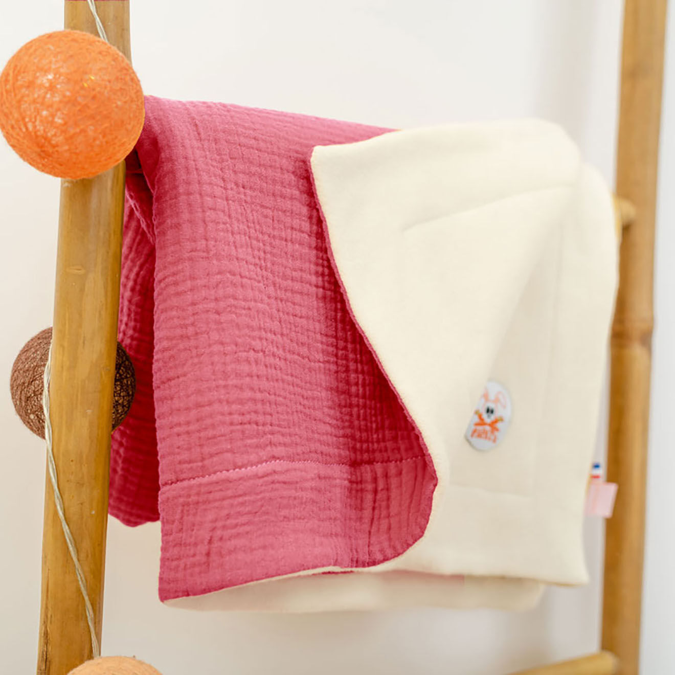 Papate Couverture en Coton Bio Rex blanc/fraise - 70x95 cm