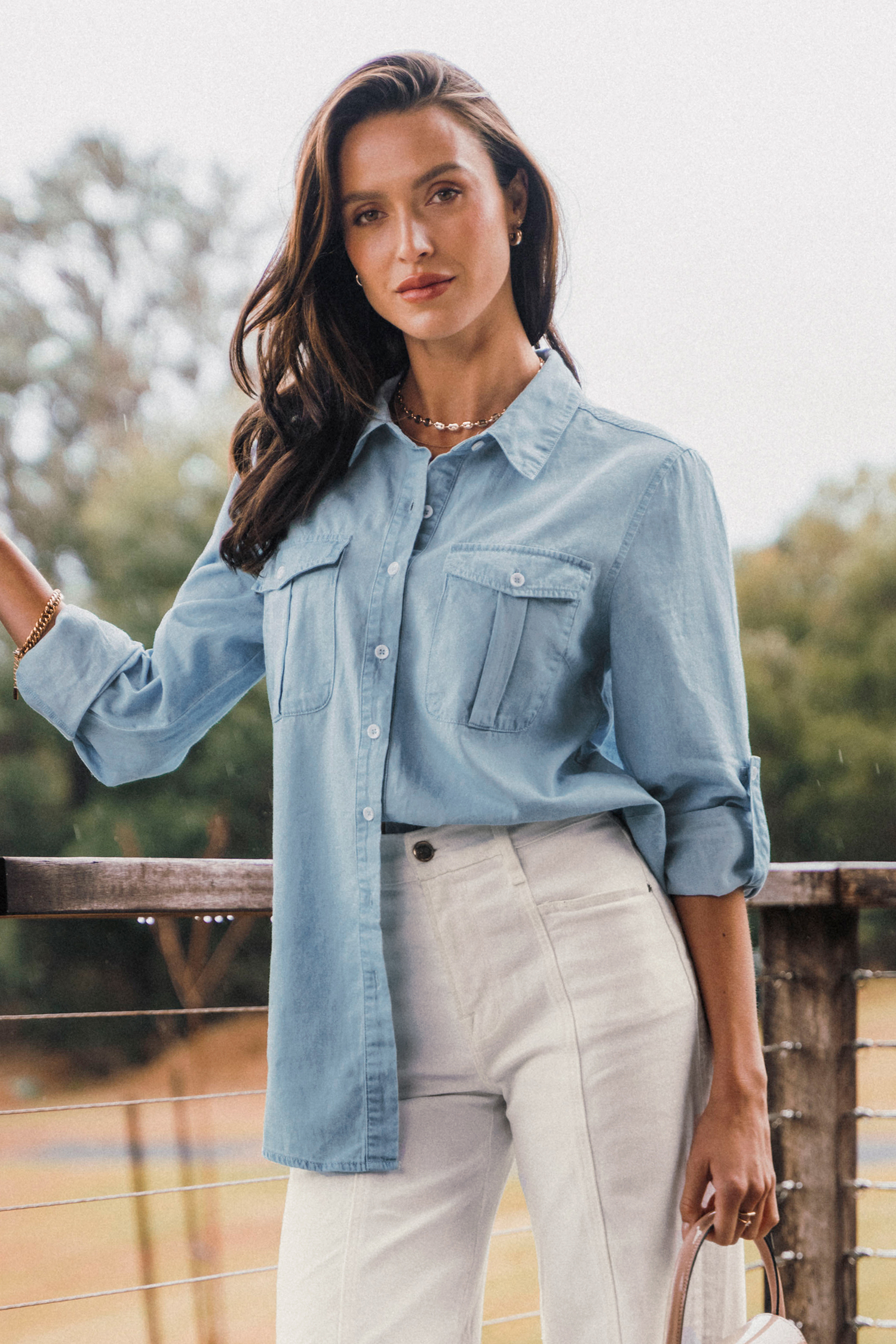 Chemise en pur coton et denim à boutons sur le devant