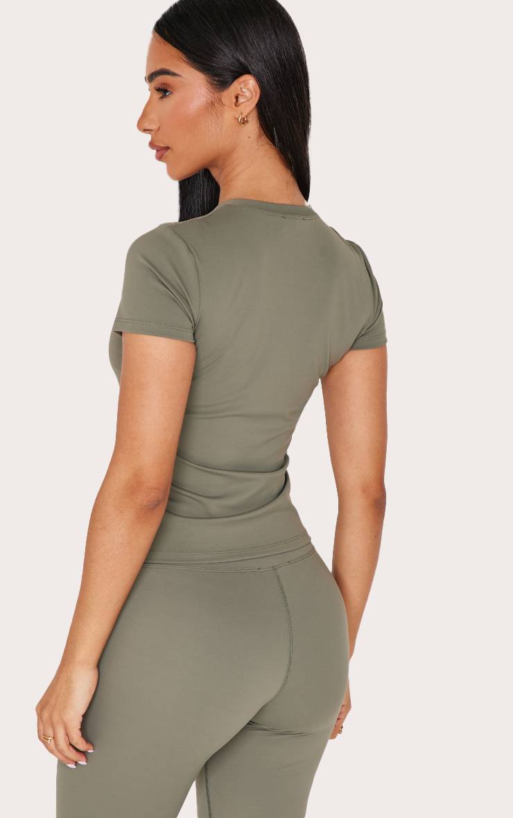 Vert Olive Haut De Sport À Manches Courtes Coupe Longue Sculptant Petite