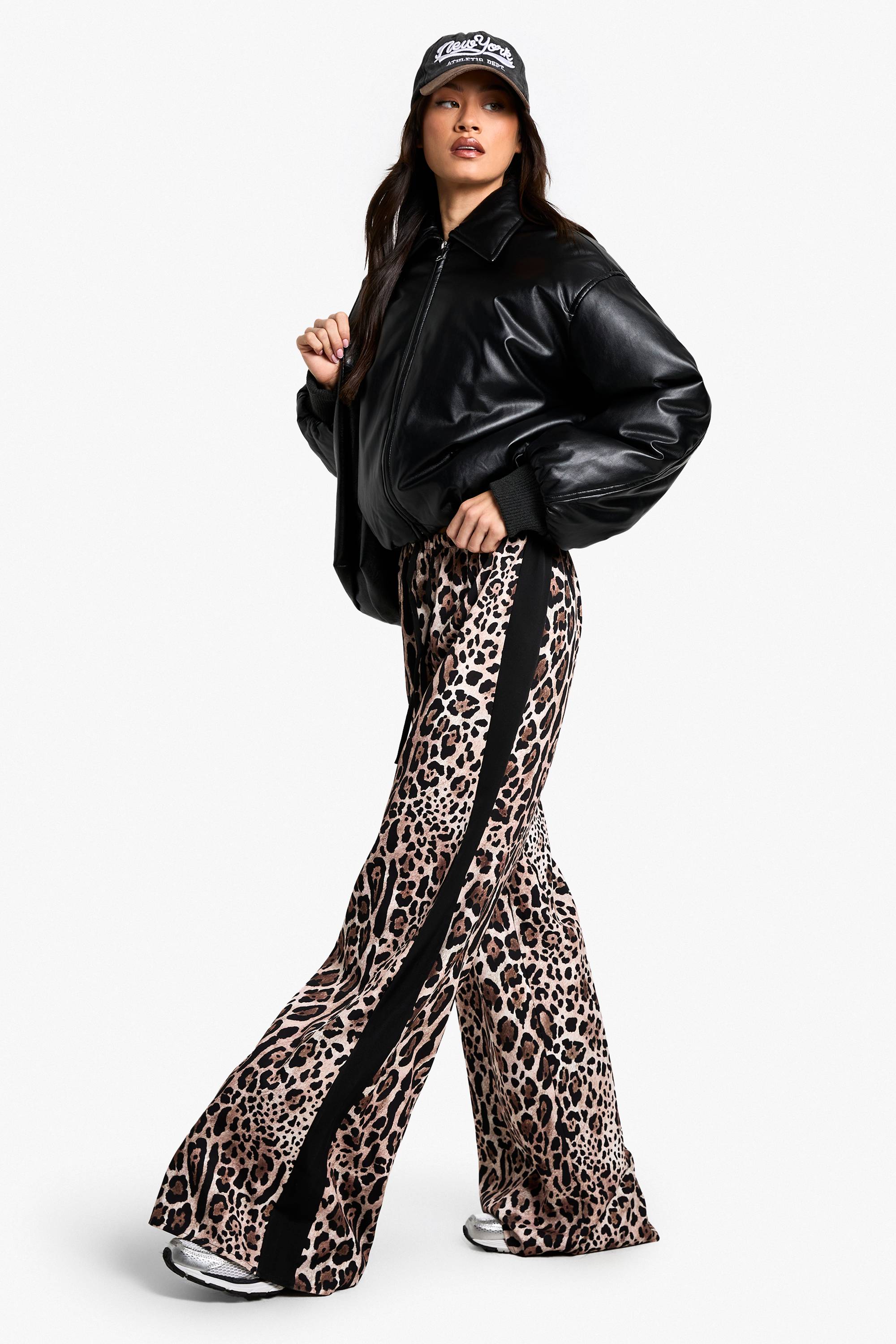 boohoo Pantalon ample à jambes larges, avec cordon de serrage, rayure latérale et imprimé léopard