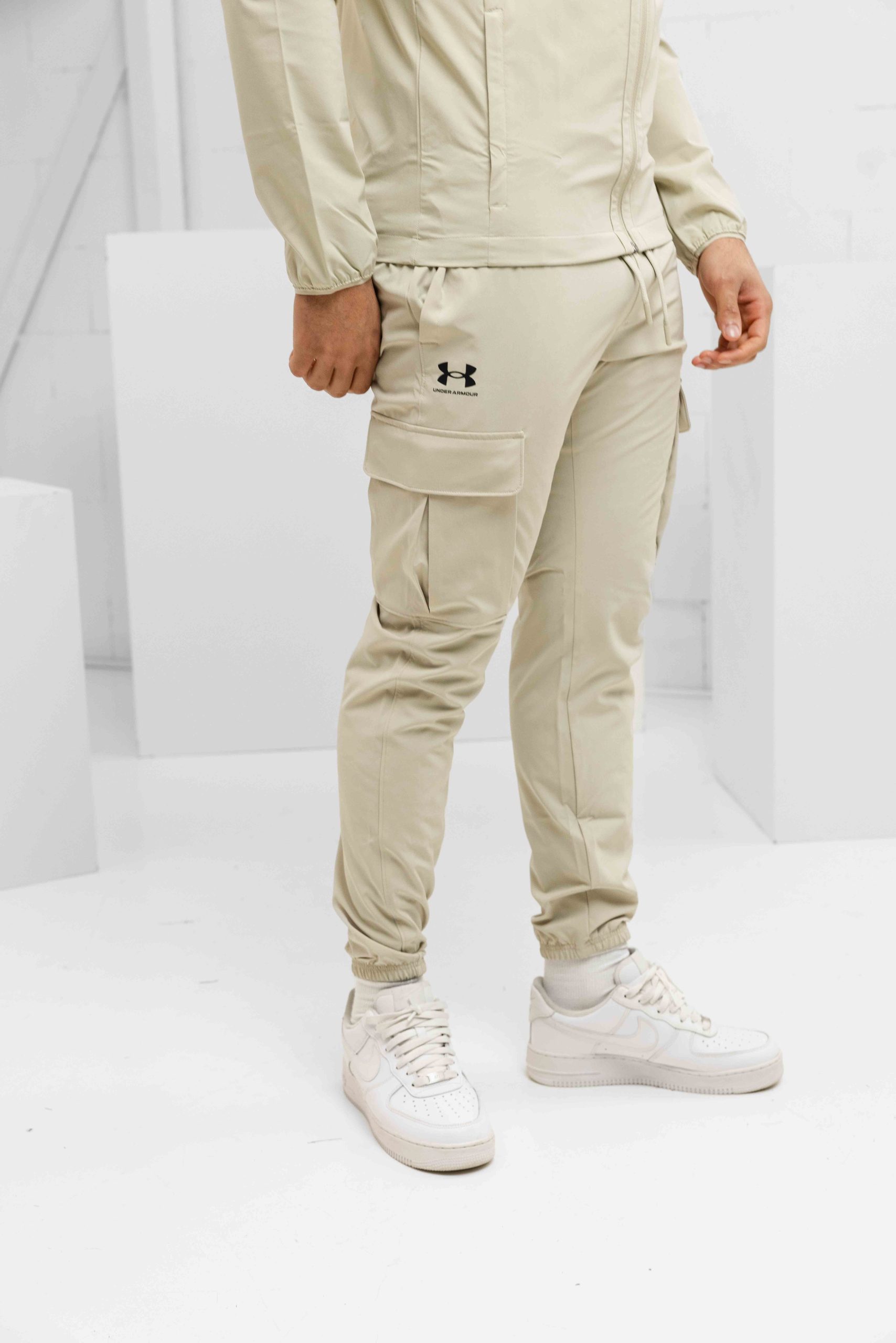 Under Armour Vibe Woven Cargo Trainingspak Heren Beige