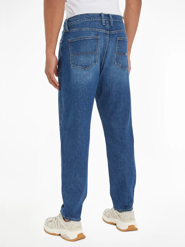 Tommy Jeans Gerade Jeans »Isaac Relaxed Tapered«, Relaxed‑Fit‑Jeans mit konisch zulaufendem Bein