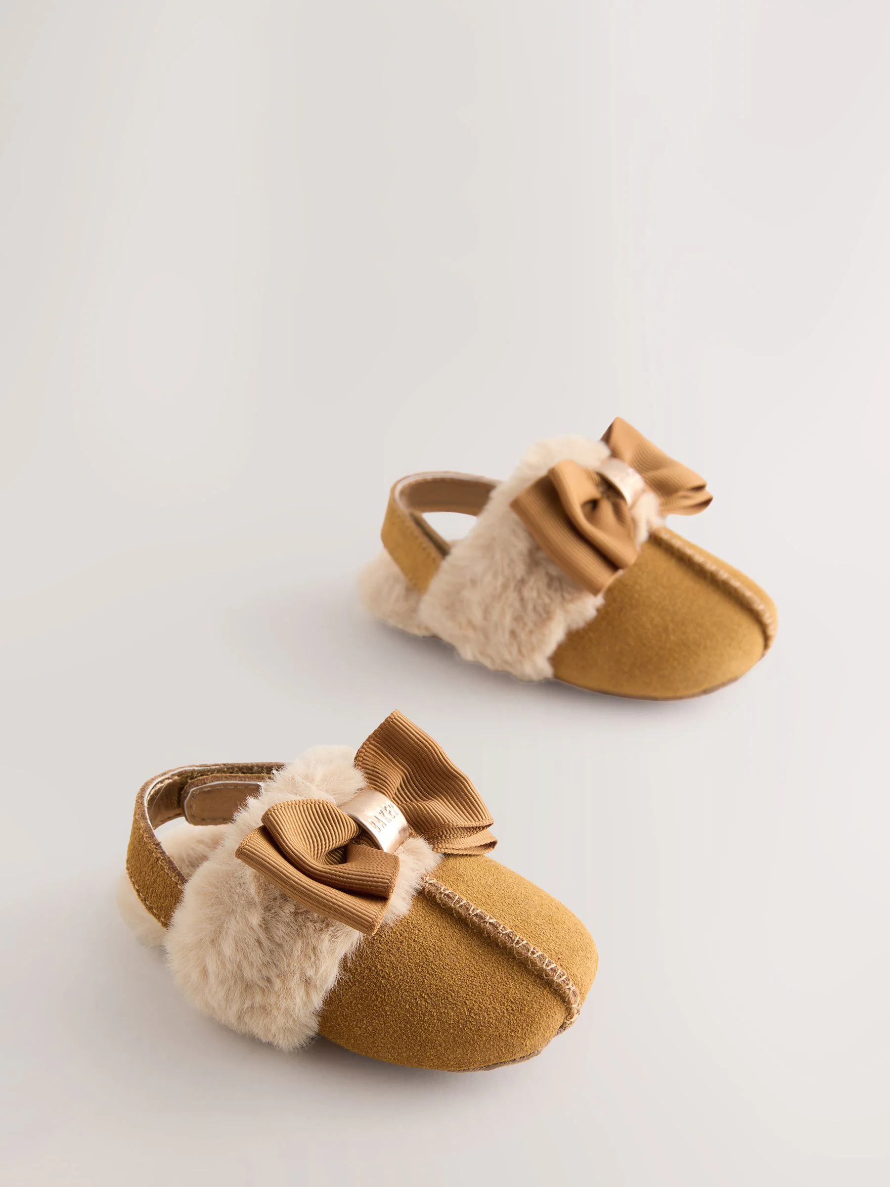 Lichtbruin - Baker by Ted Baker gewatteerde muiltjes met imitatiebont voor babymeisjes