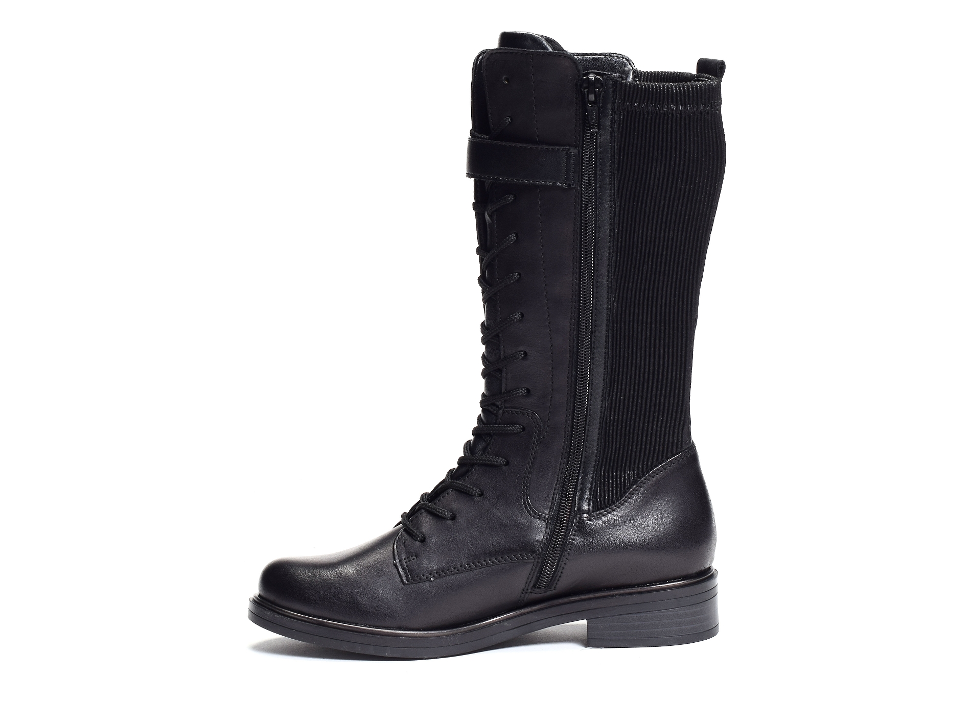 D8381 noir