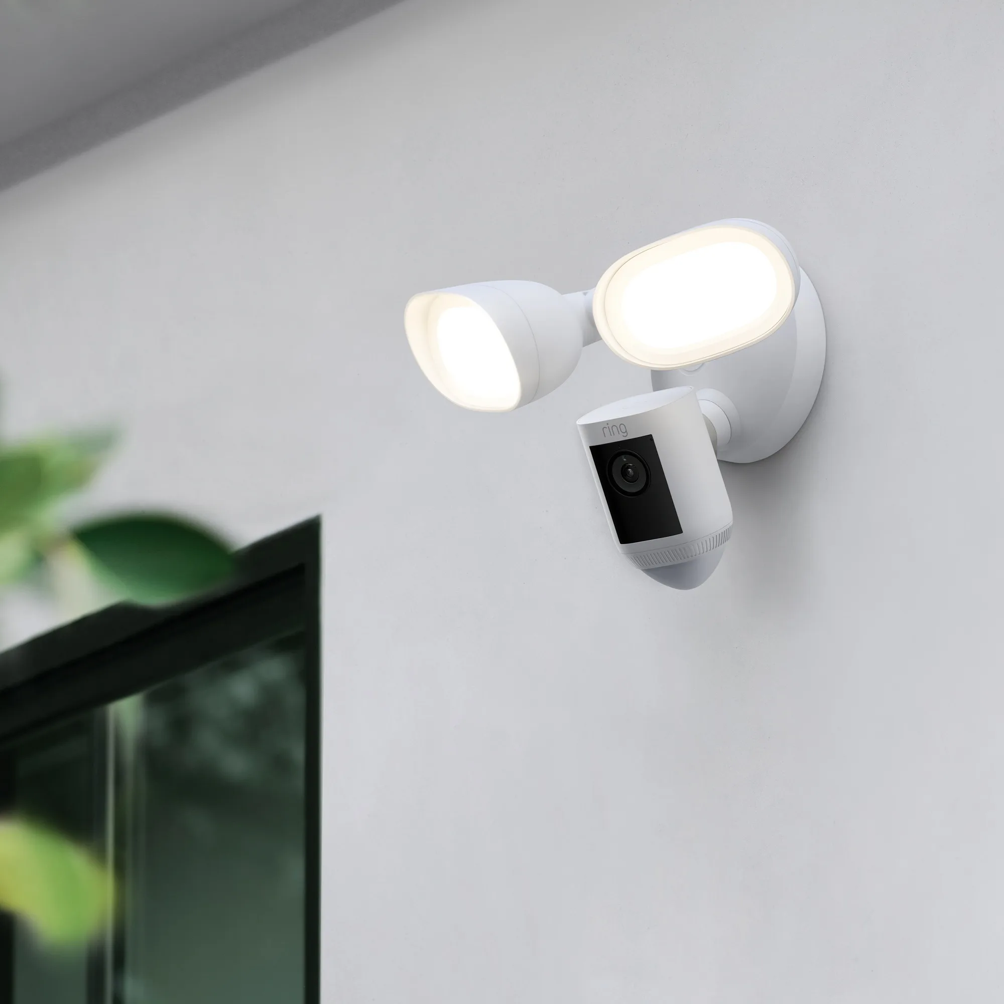 Ring Floodlight Cam Wired Pro Blanc Caméra de surveillance