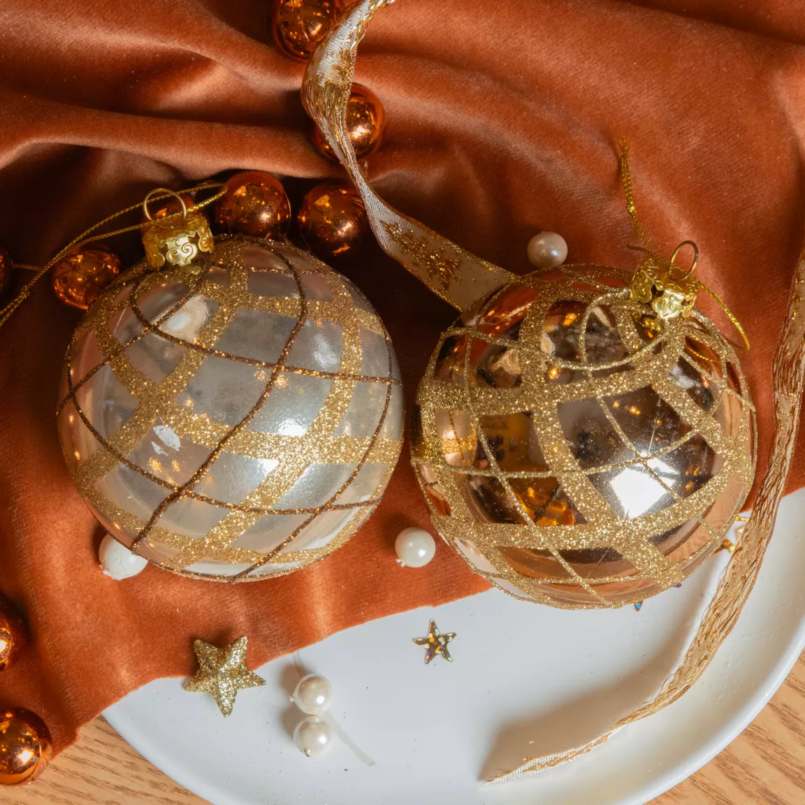 Lot de 12 boules de Noël (D80 mm) Magie pailletée Noix de pécan