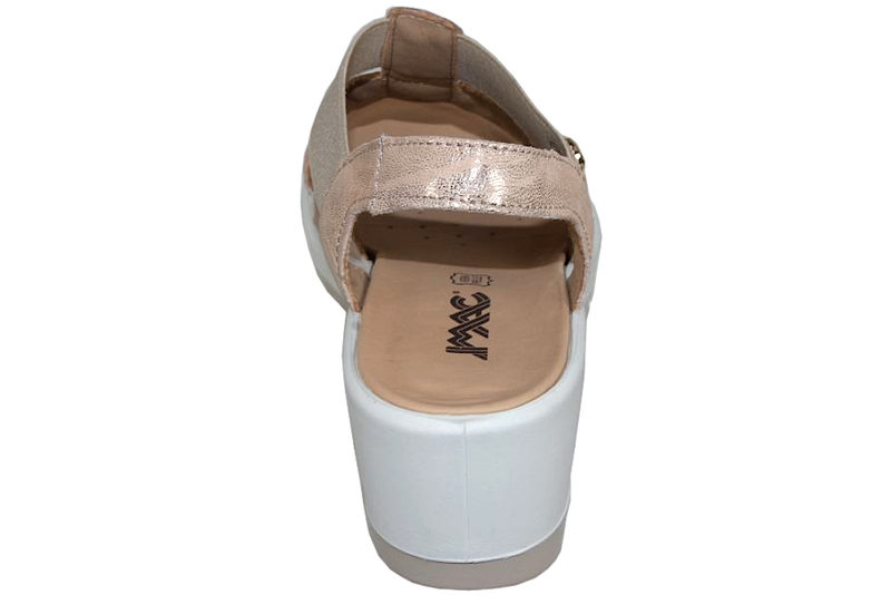 IMAC SANDAL I BEIGE GLAT SKIND MED GULDPRÆGNING
