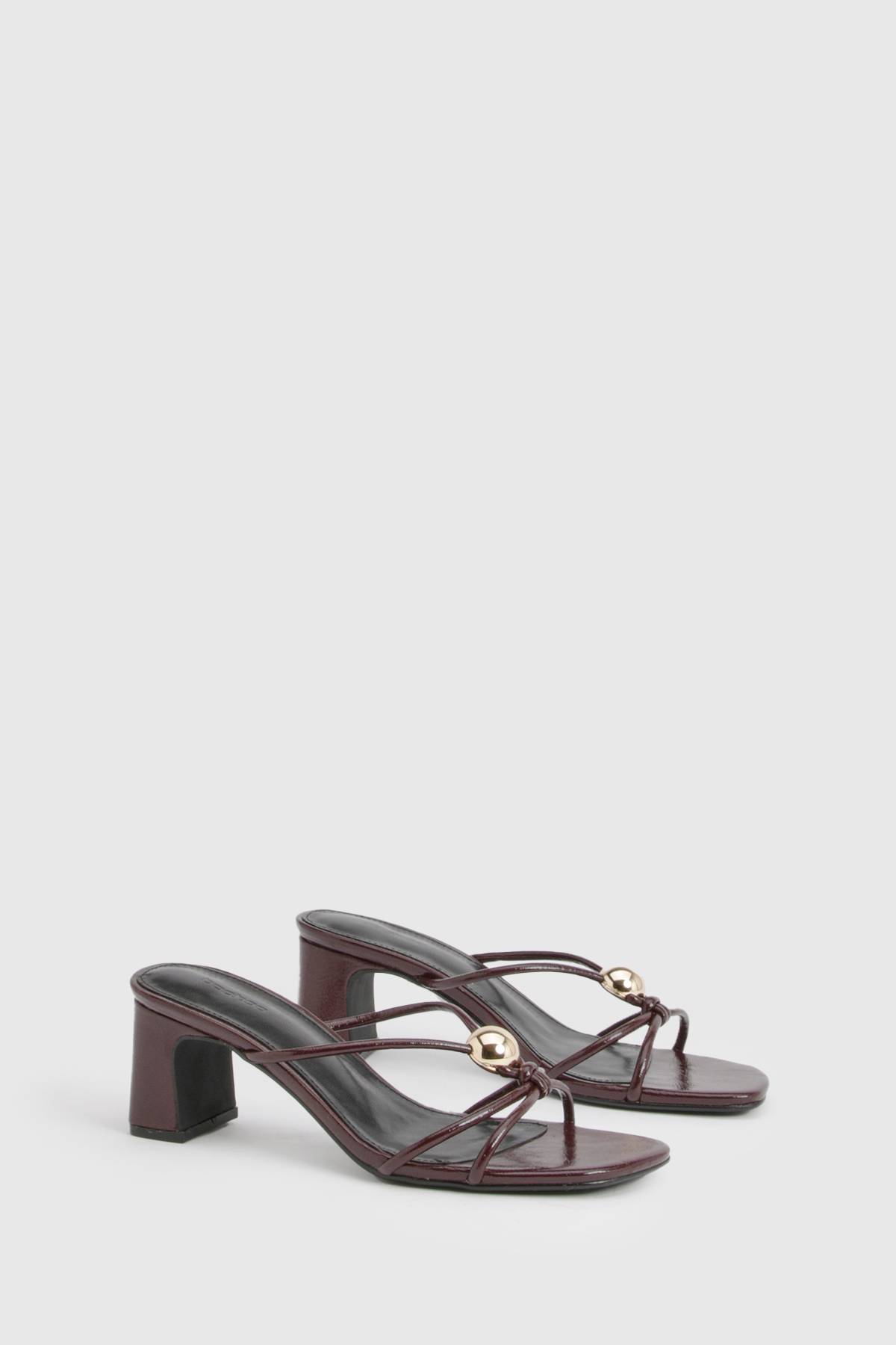 boohoo Mules À Brides Avec Finitions Dorées
