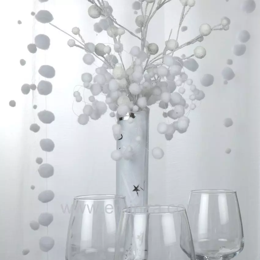 Guirlande de boules de neige (18 cm) Isvana Blanc pur