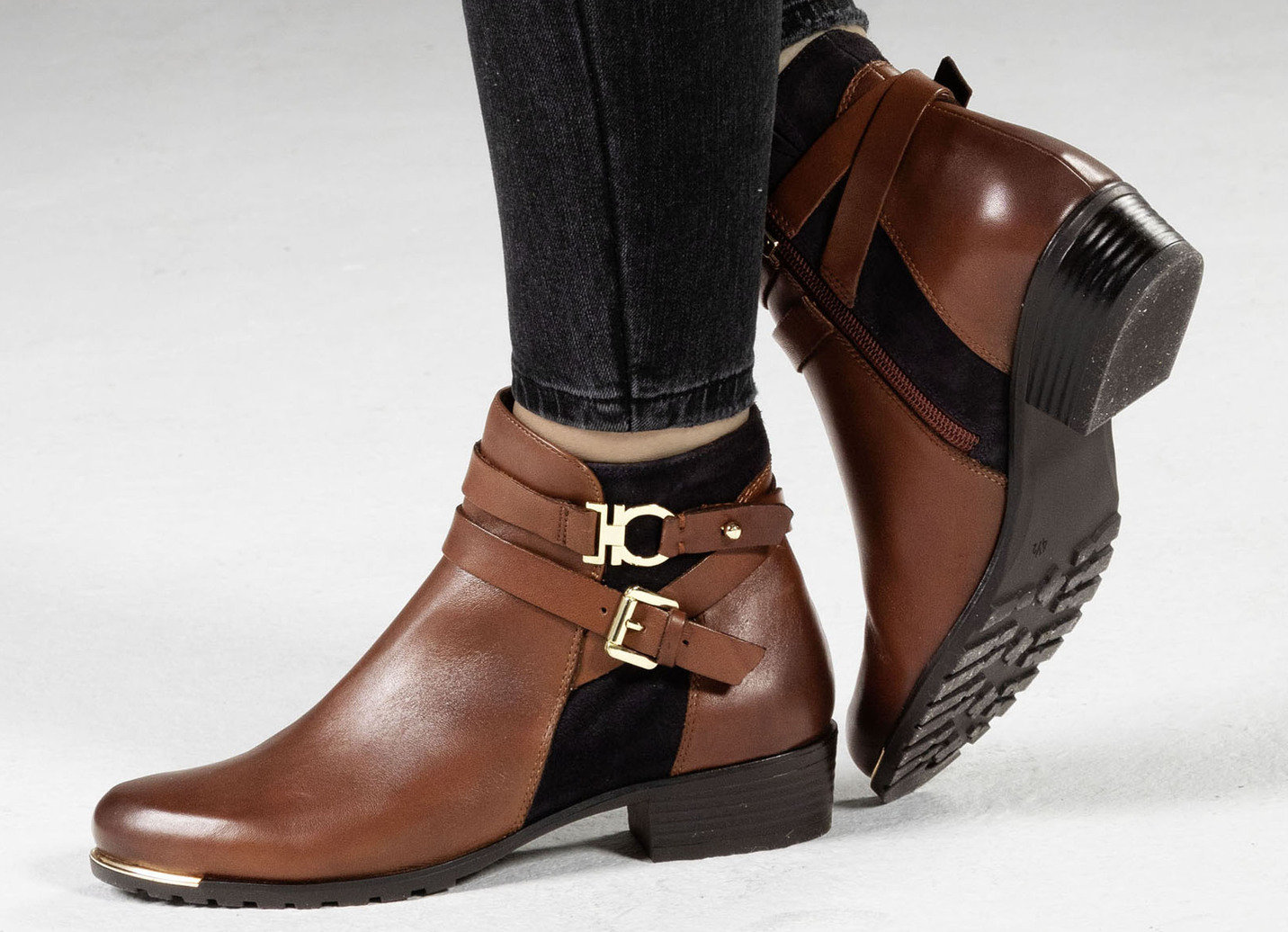 Caprice Stiefelette mit Zierspange
