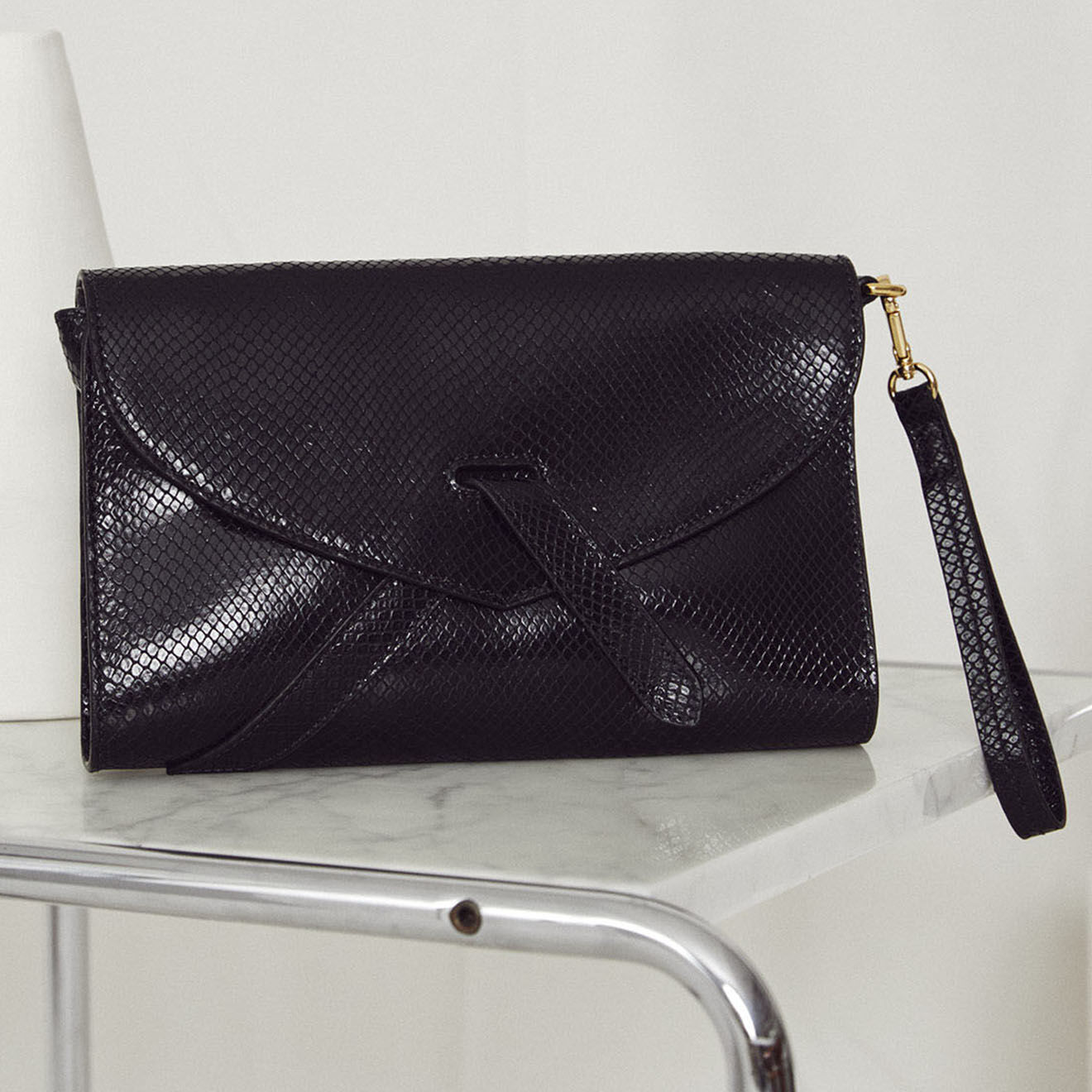 Mellow Yellow Pochette en Cuir Jeanne noire - 27x17 cm