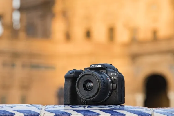 Canon EOS R10 - Digitalkamera - spejlløst - 24.2 MP - APS-C - 4K / 60 fps - kun kamerahus - Wi-Fi, Bluetooth