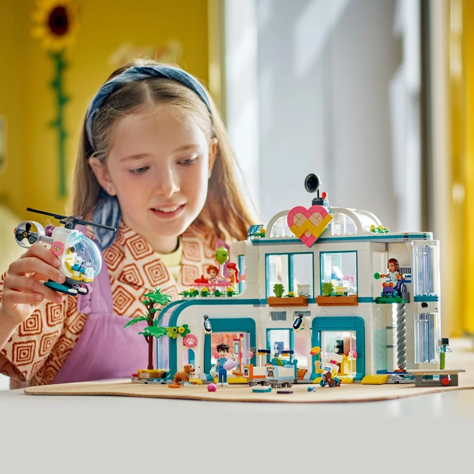 LEGO Friends - Heartlake City hospital (42621)