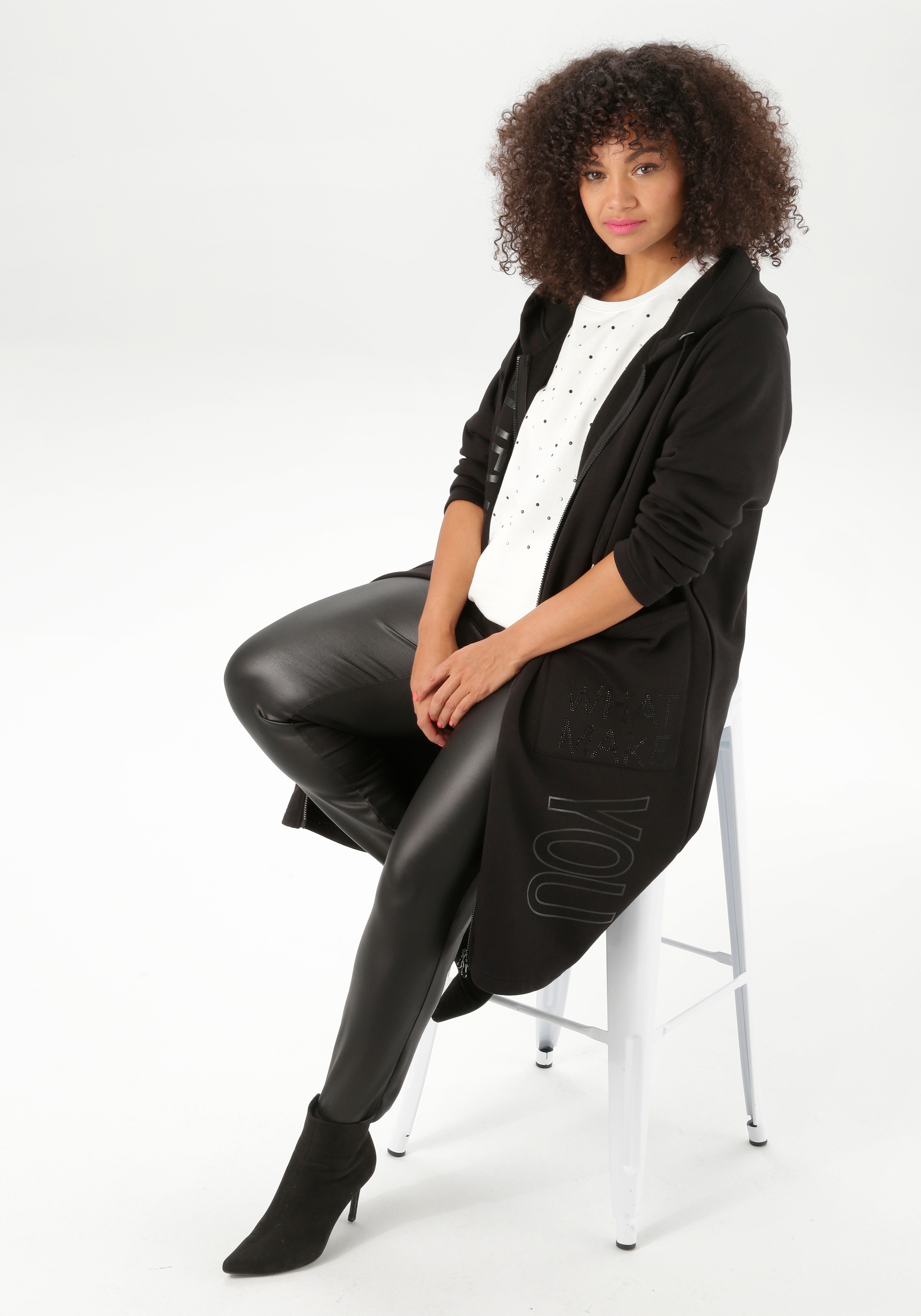 Aniston PLUS Kapuzensweatjacke , mit tollen tonigen Print - NEUE KOLLEKTION