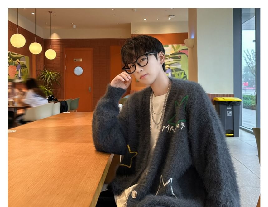 Diphon - V-hals cartoon sterletters oversized pluizige cardigan