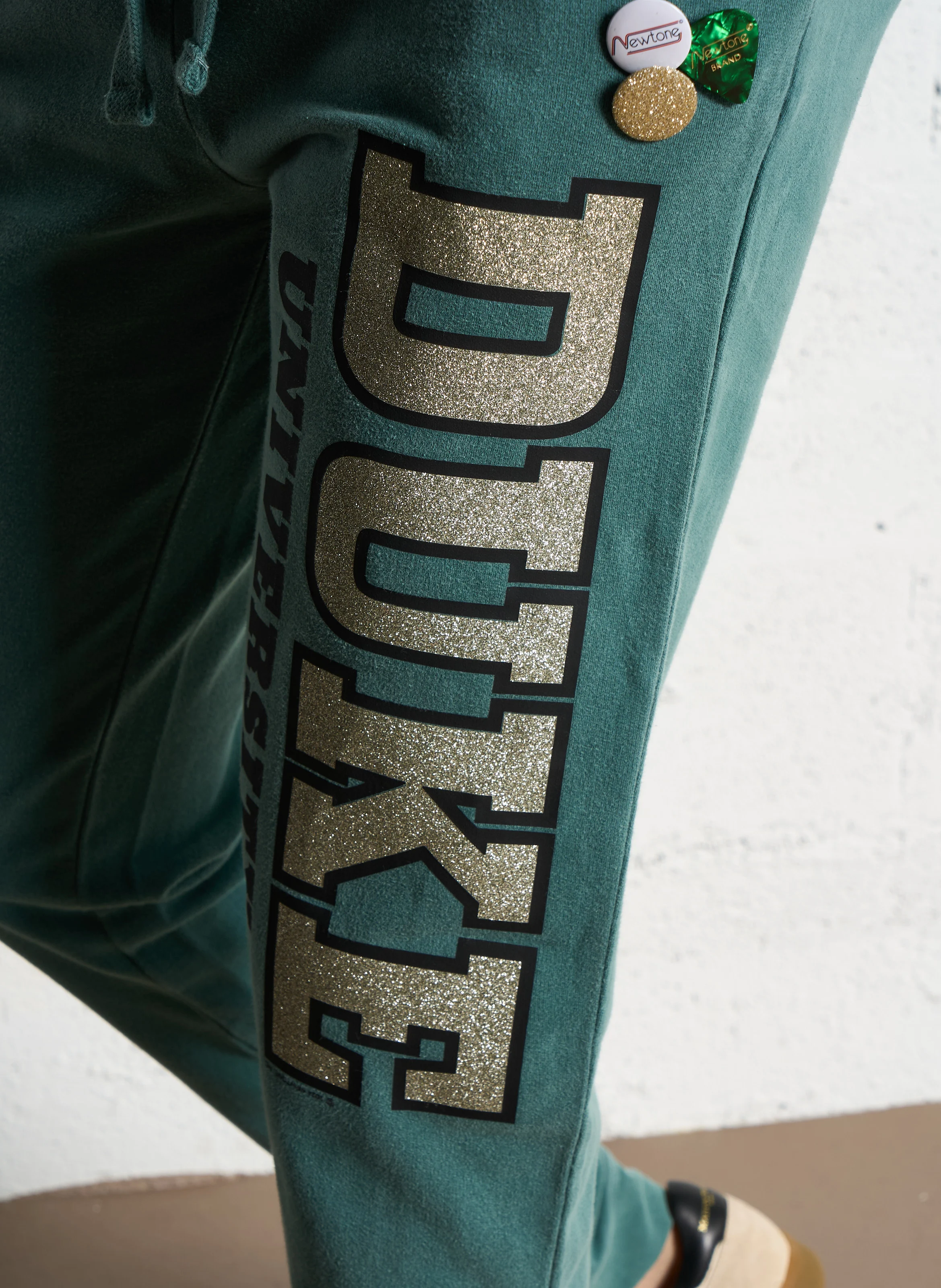 JOGGER UNIVERSITY - Jogging droit imprimé en coton| Vert