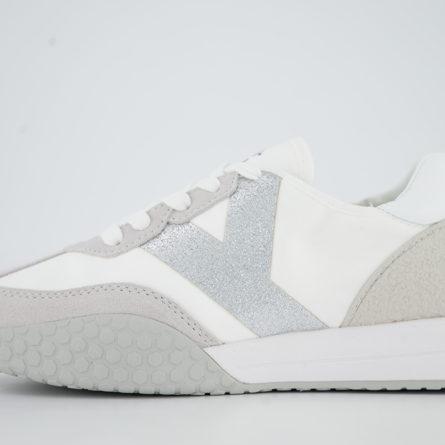 Keh-noo Sneaker