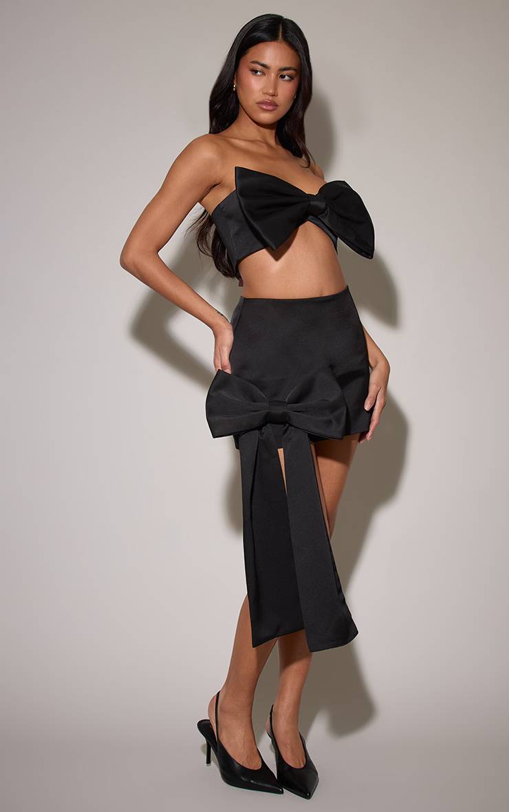 Noir Mini-jupe En Satin Avec Nœud