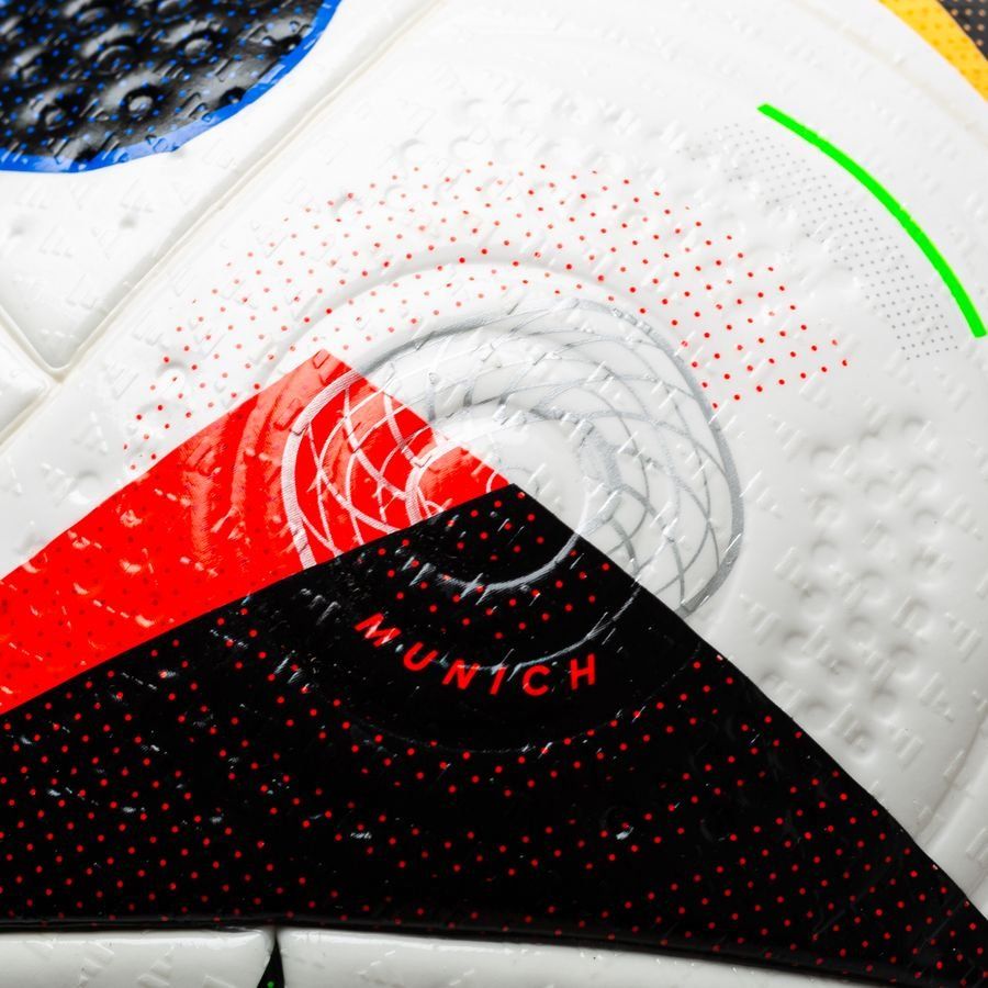 adidas Ballon FUSSBALLLIEBE Pro EURO 2024 Ballon de Match - Blanc/Noir/Bleu
