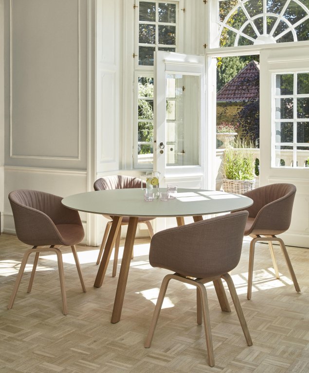 Hay Copenhague CPH25 tafel 140, gelakt eiken