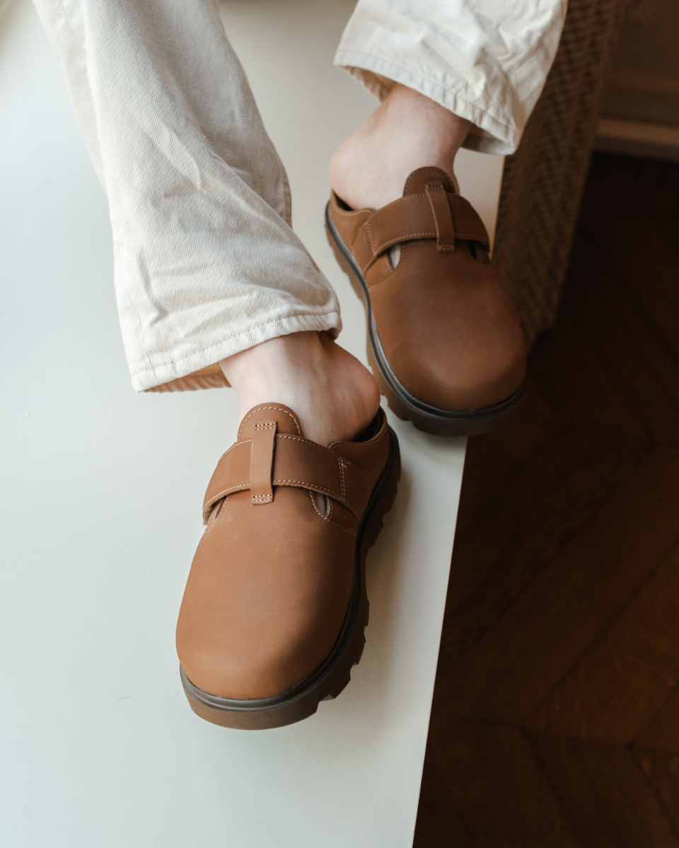 UGG Solano Clog Chestnut Herenslippers