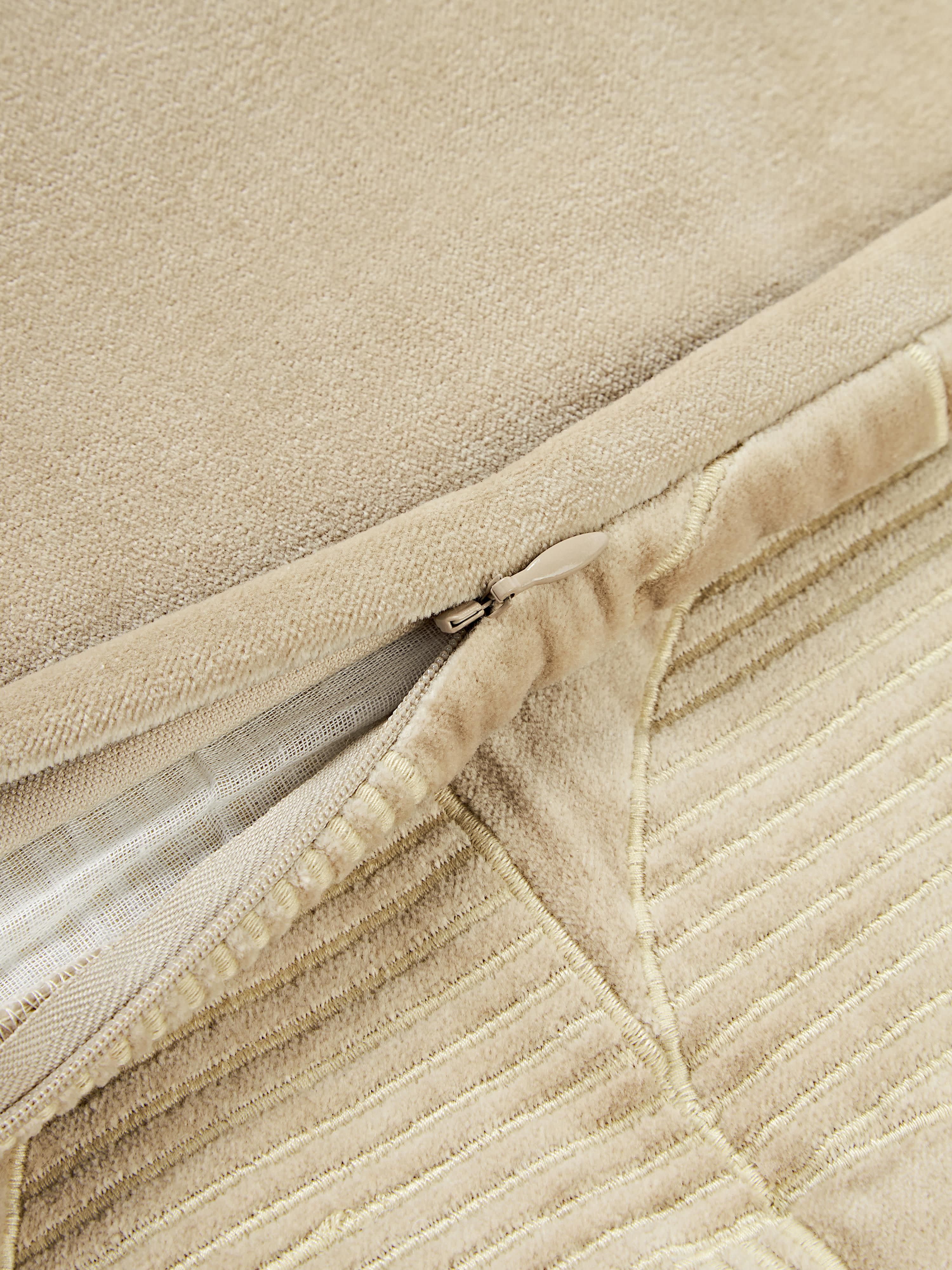 Geborduurde kussenhoes Verina met geometrisch patroon