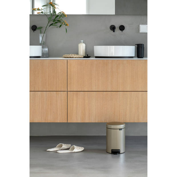Brabantia newIcon pedaalemmer 3 liter met kunststof binnenemmer - Champagne