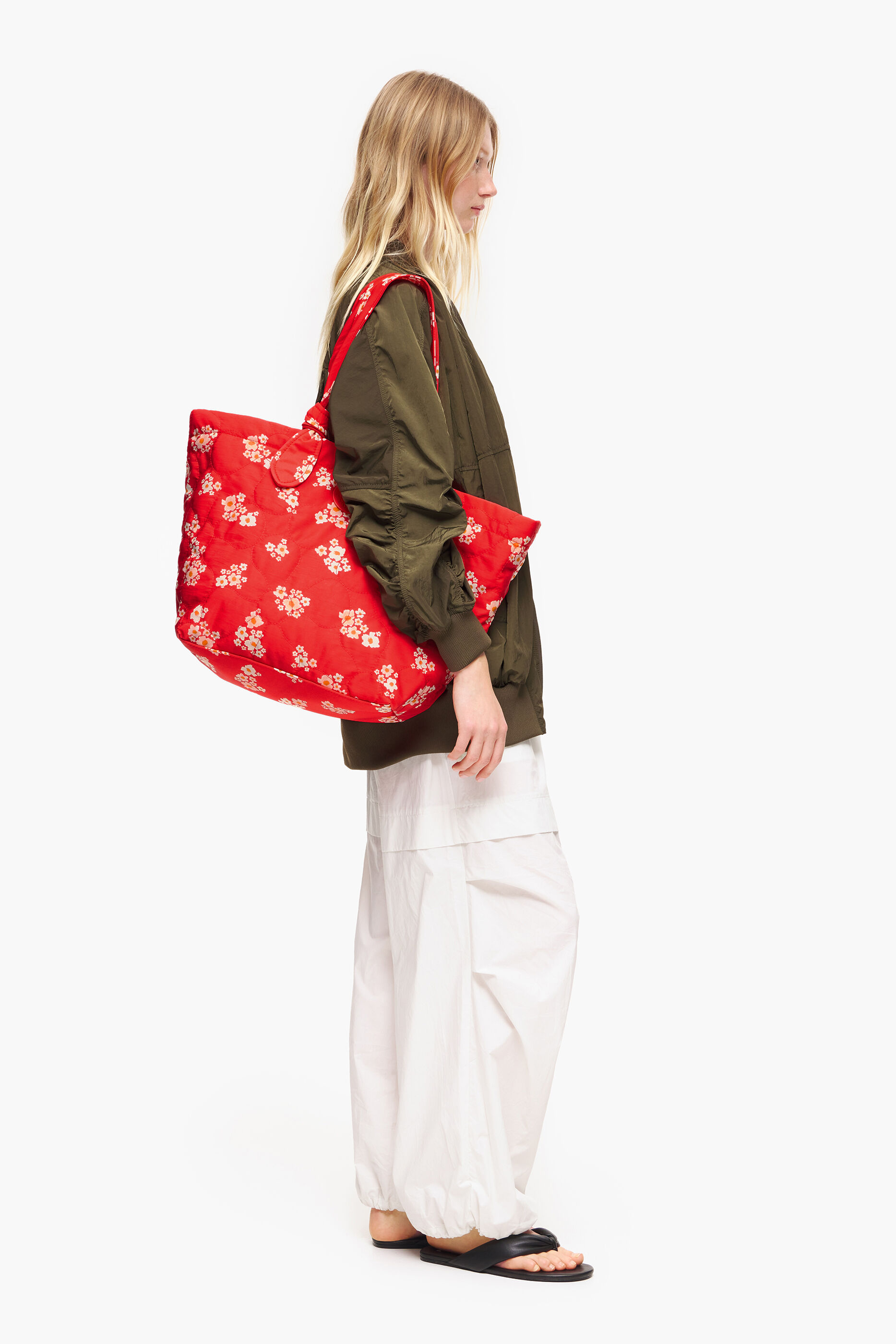 Sacola de compras tamanho XL em nylon acrílico com estampa de flores vermelhas