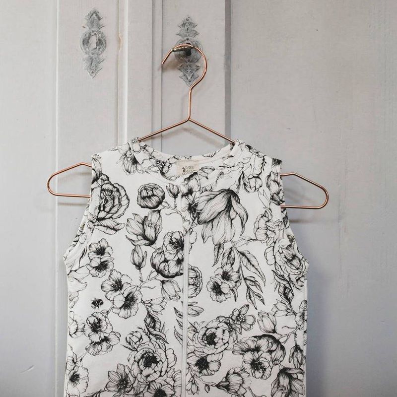 Mies & Co - Bumble Love - Babyslaapzak - Bloemenprint - Jersey Katoen