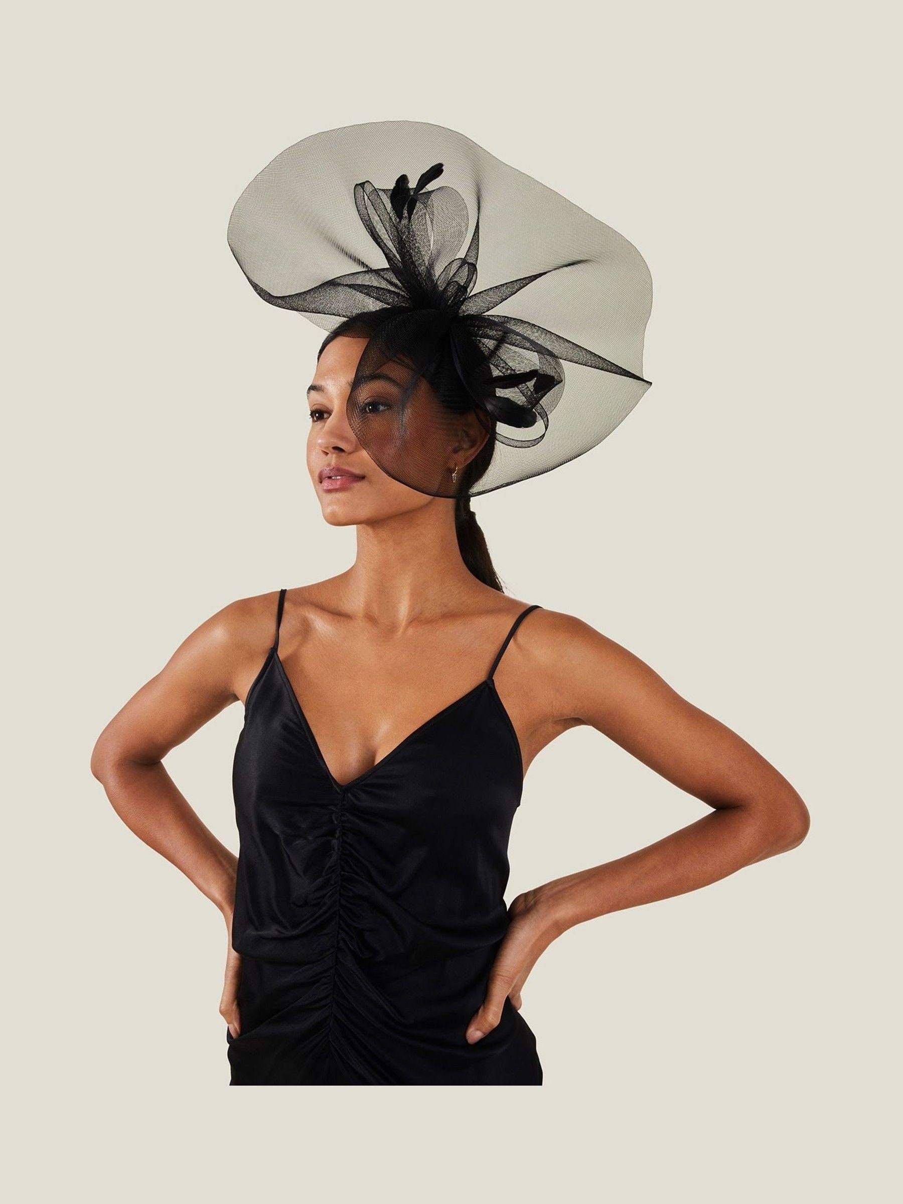Zwart - Accessorize Large Rhea Crin Fascinator