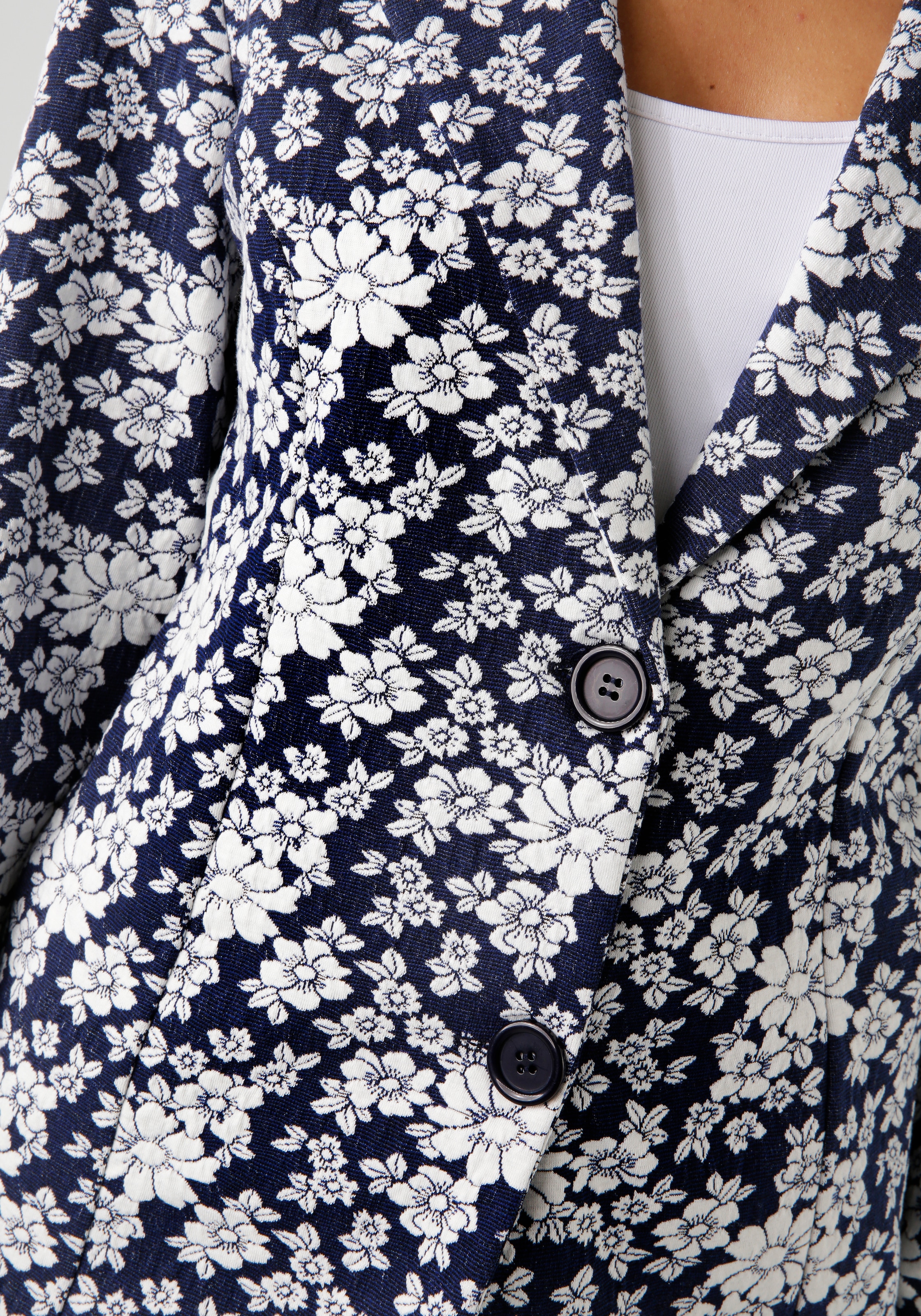 Aniston CASUAL Sweatblazer , mit ausdrucksvollem Blumenmuster