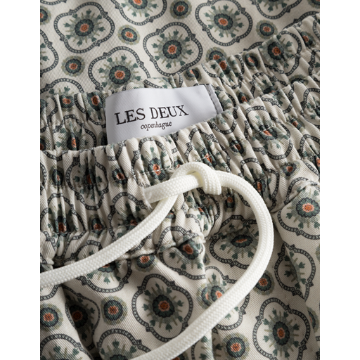 Les Deux Tapestry Shorts, Ivory/Light Jade Green, S