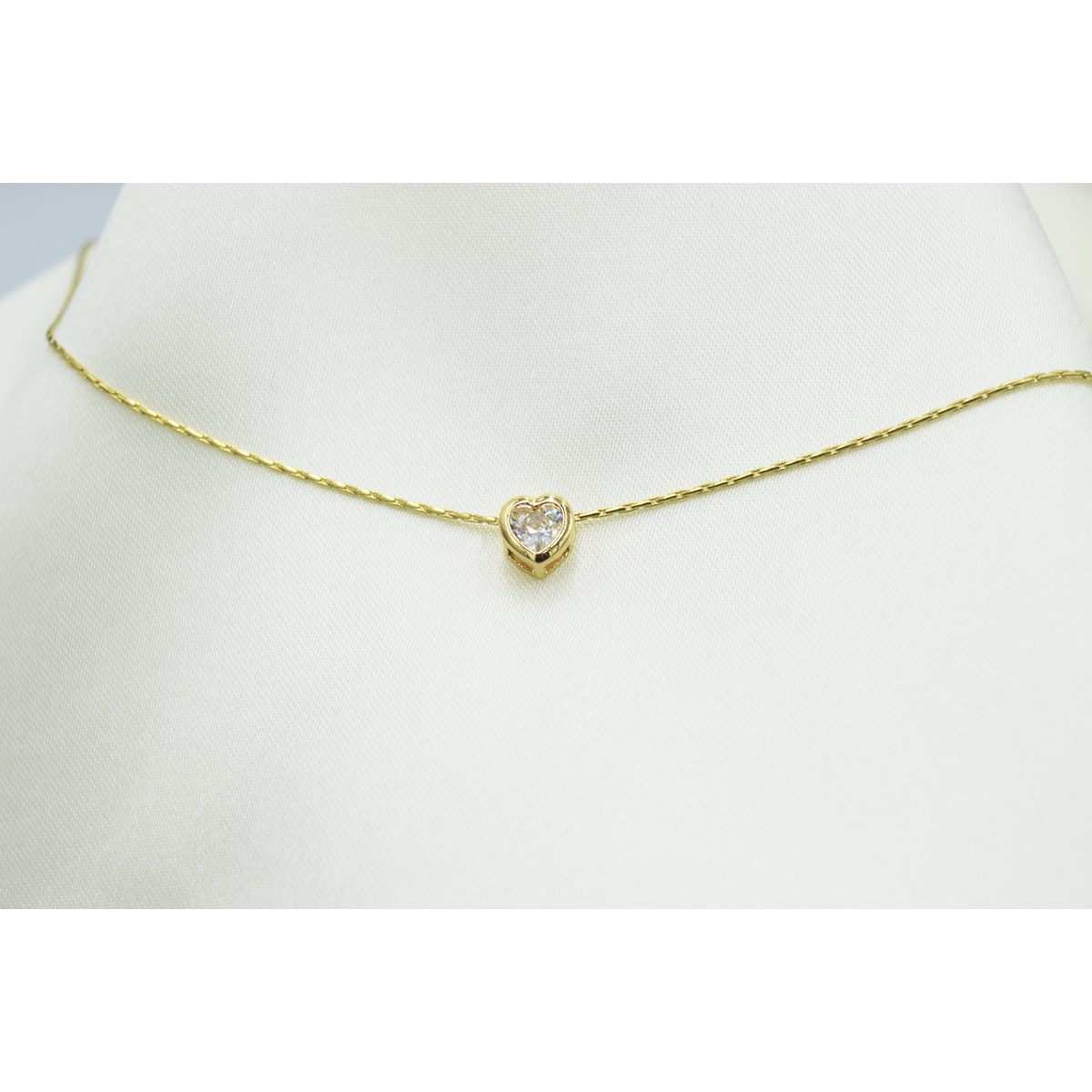 Collier délicat minimaliste pendentif coeur zirconium