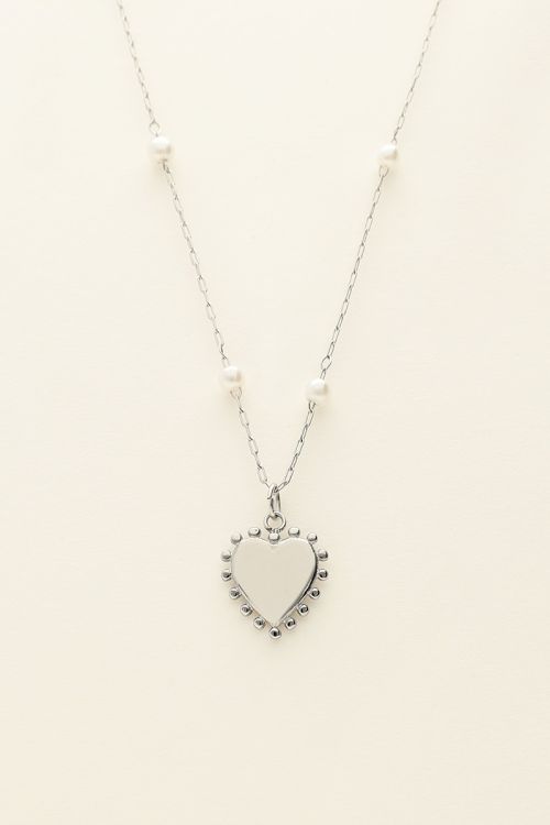 Ketting met hartjes bedel en parels