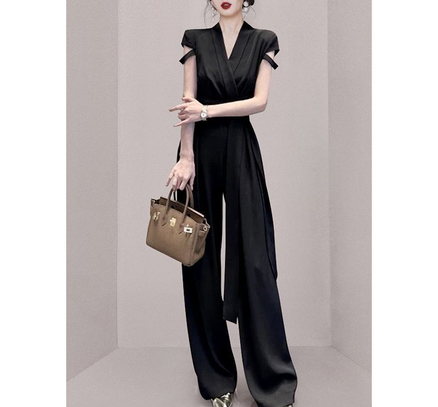 Aurora - Jumpsuit met V-hals en wijde pijpen en kapmouwen