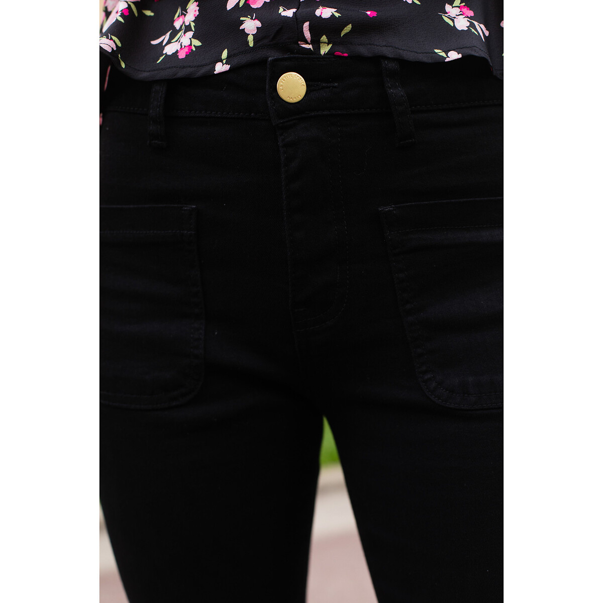 LA PETITE ETOILE<br>Calça jeans bootcut em denim elástico Sonny