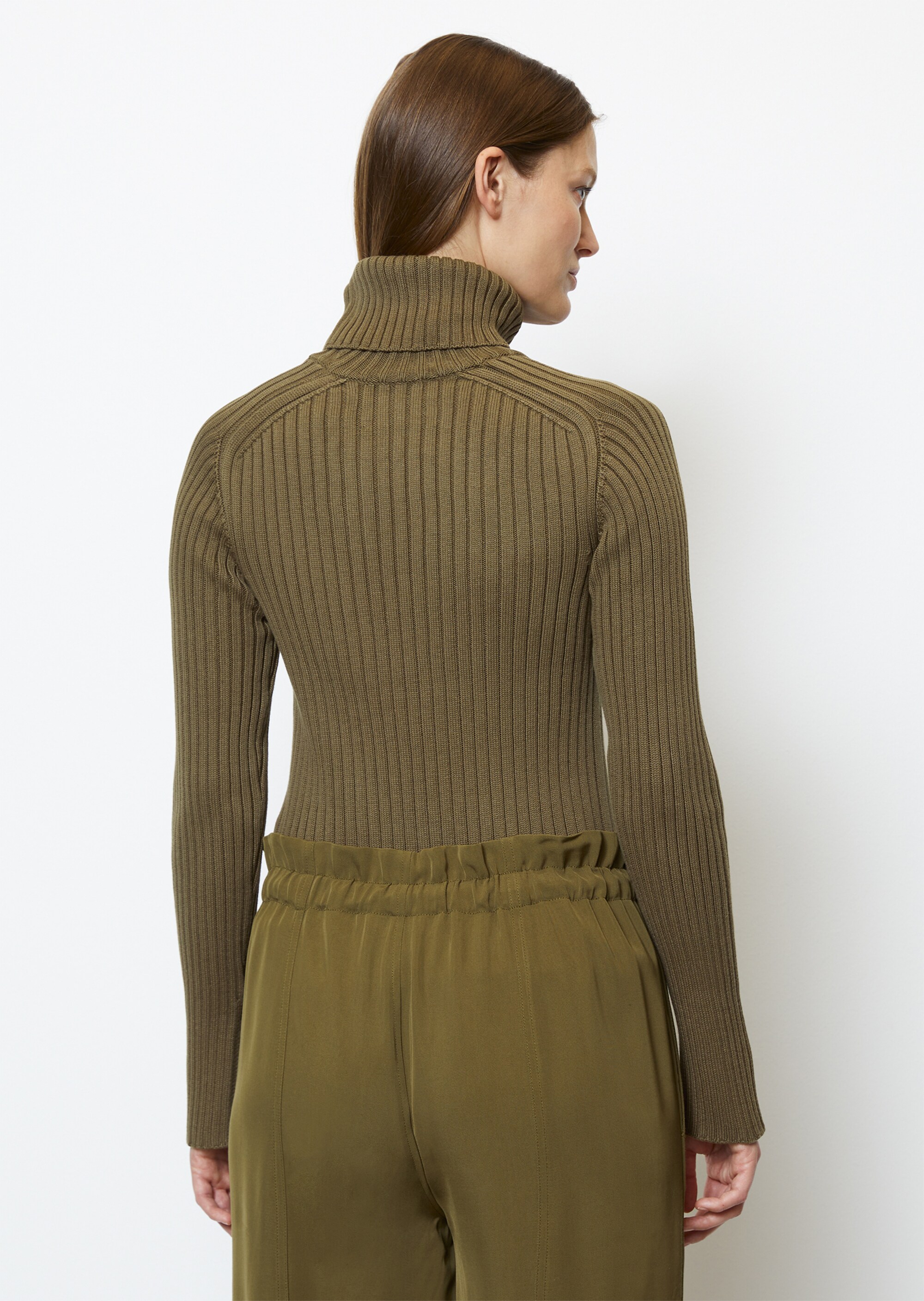 Gerippter Rollkragenpullover slim aus Organic Cotton