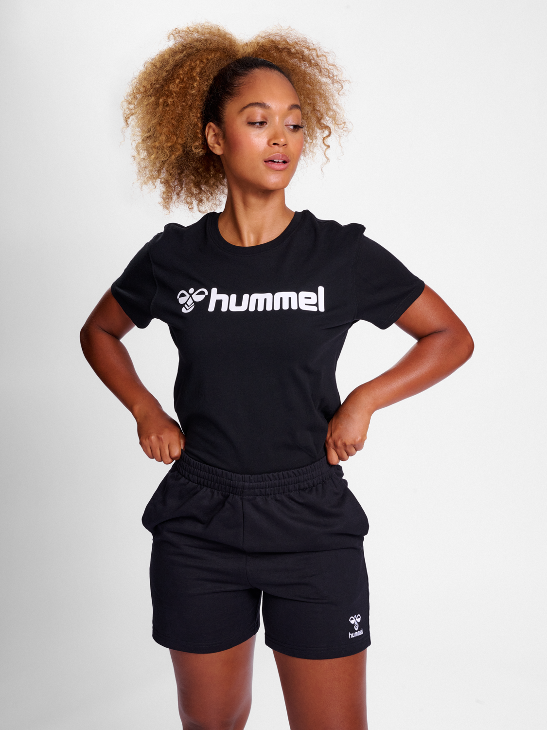 hmlGO 2.0 LOGO T-SHIRT S/S WOMAN