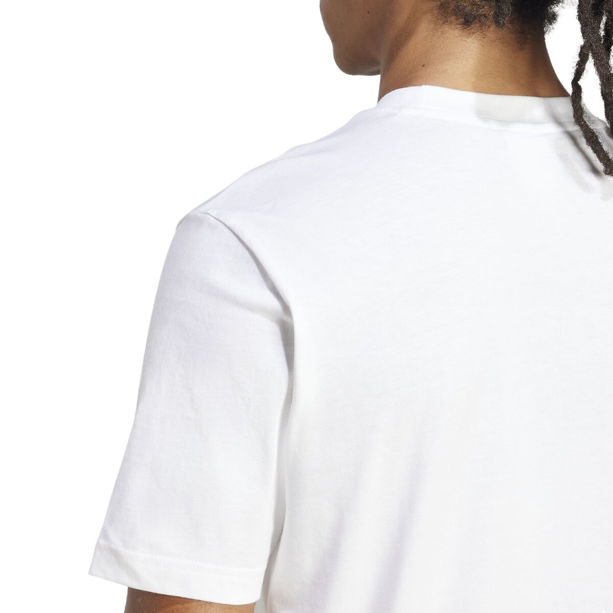 ADIDAS ROUPAS ESPORTIVAS<br>Camiseta de manga curta Essentiel com logo pequeno