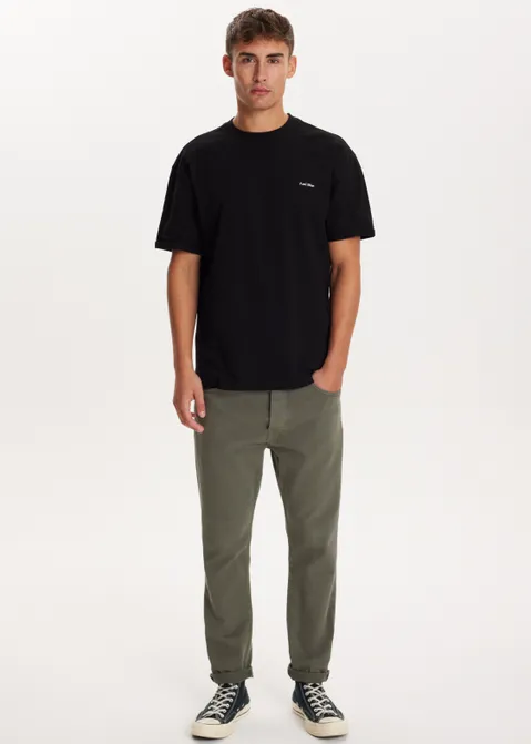 Essential Logo Tee zwart (ZWART)