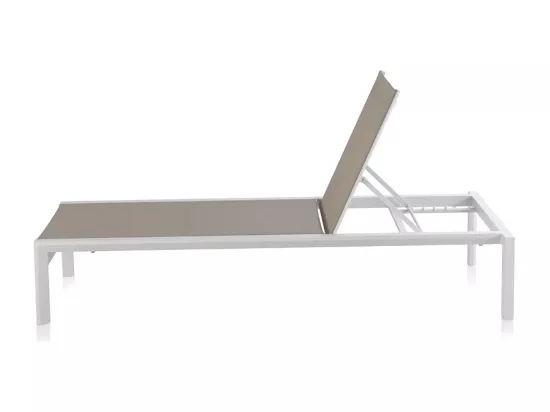 Transat en aluminium blanc avec toile plastifiée couleur taupe